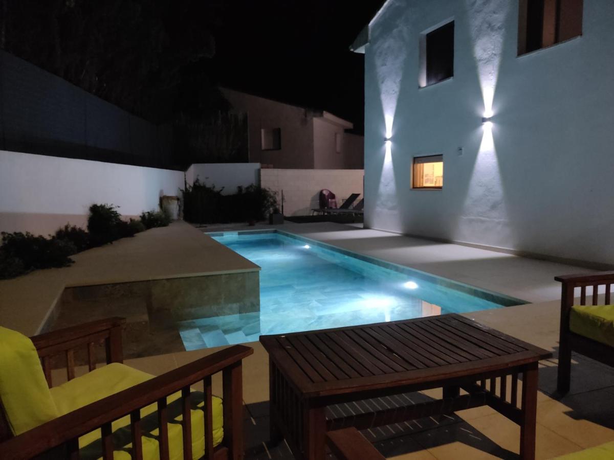 Apto. El Pozo De Las Nieves Con Piscina Cobisa Bagian luar foto